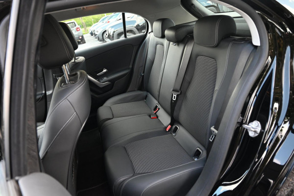 Mercedes-Benz A-Klasse 250 e Progressive 218 PK Widescreen Half/Leer Sfeerverlichting LED 17''