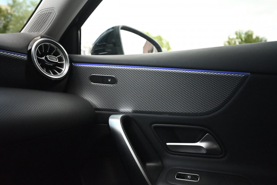 Mercedes-Benz A-Klasse 250 e Progressive 218 PK Widescreen Half/Leer Sfeerverlichting LED 17''