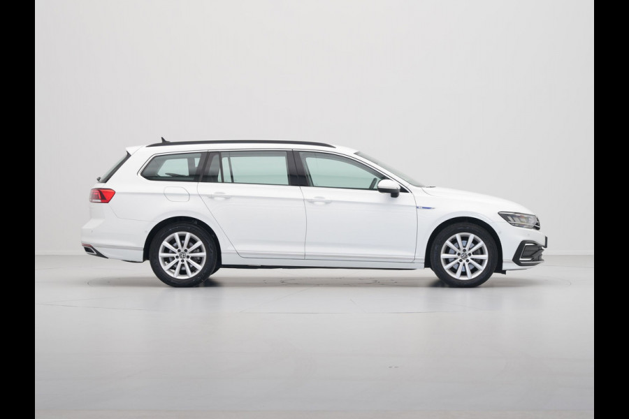 Volkswagen Passat Variant 1.4 TSI 218pk PHEV GTE Navigatie Camera Side Assist Stoelverwarming 112