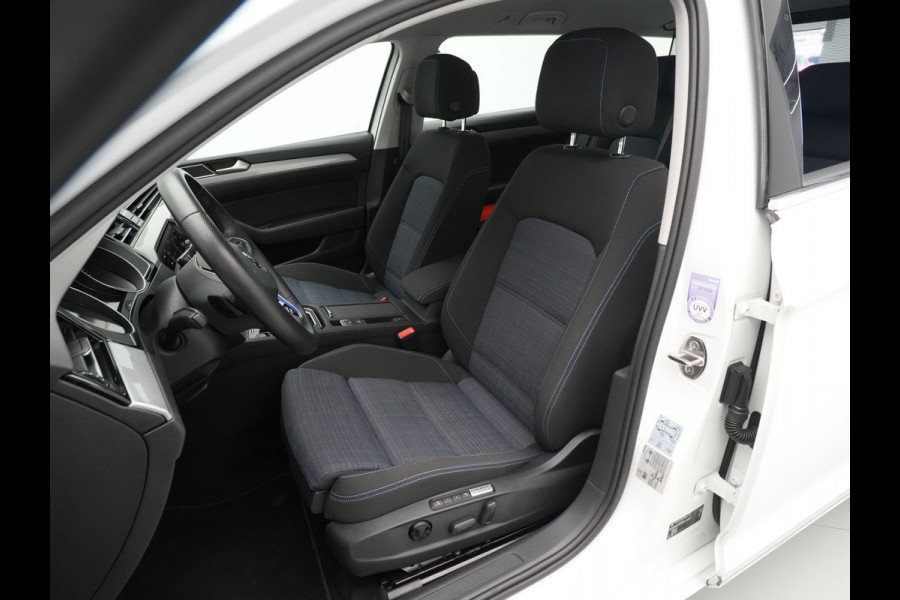 Volkswagen Passat Variant 1.4 TSI 218pk PHEV GTE Navigatie Camera Side Assist Stoelverwarming 112