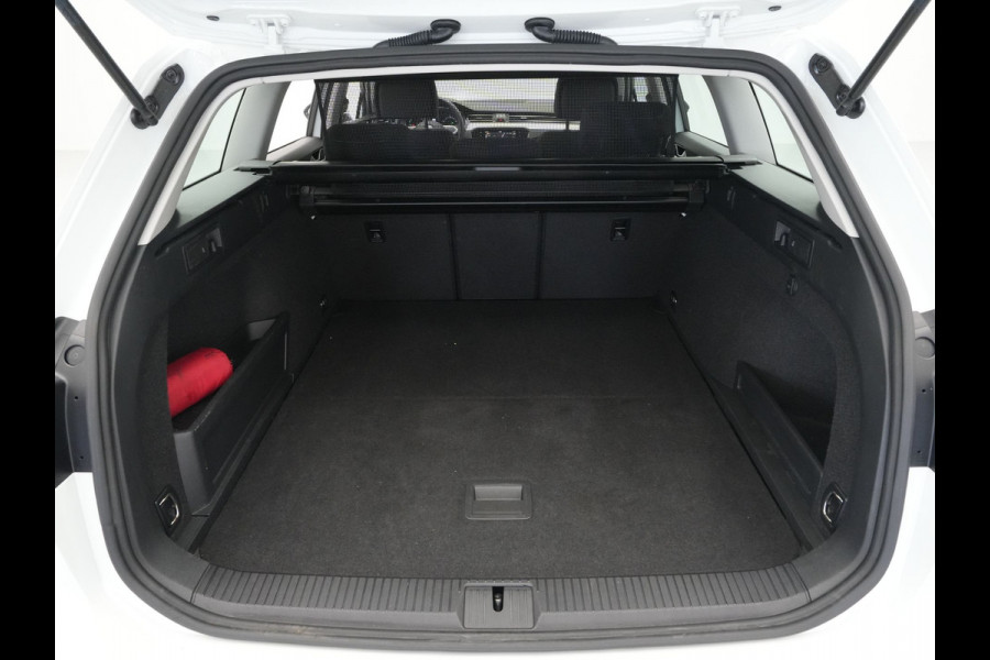 Volkswagen Passat Variant 1.4 TSI 218pk PHEV GTE Navigatie Camera Side Assist Stoelverwarming 112