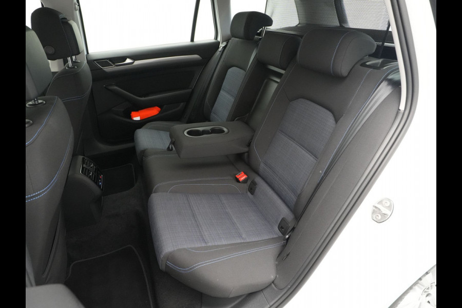 Volkswagen Passat Variant 1.4 TSI 218pk PHEV GTE Navigatie Camera Side Assist Stoelverwarming 112
