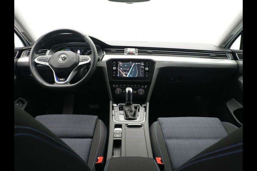 Volkswagen Passat Variant 1.4 TSI 218pk PHEV GTE Navigatie Camera Side Assist Stoelverwarming 112