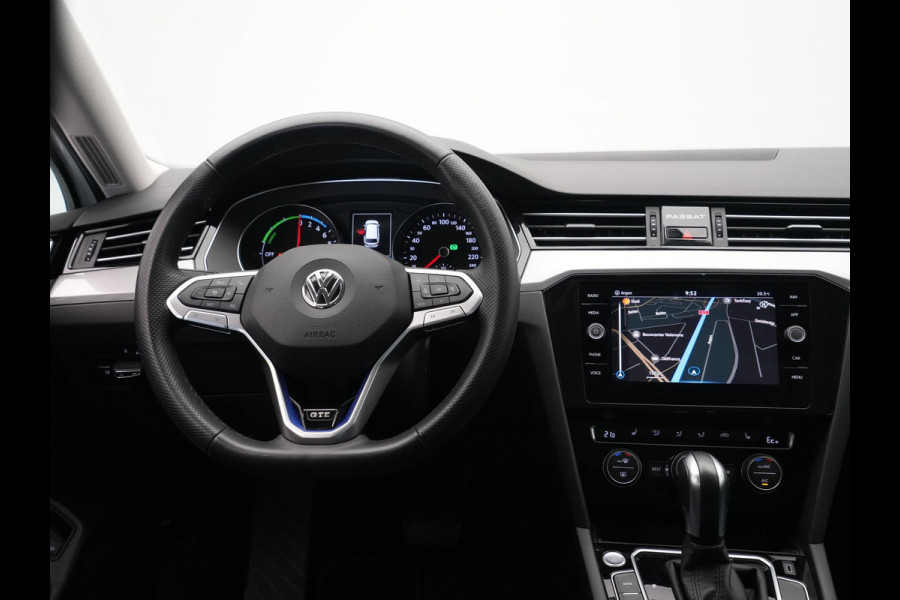 Volkswagen Passat Variant 1.4 TSI 218pk PHEV GTE Navigatie Camera Side Assist Stoelverwarming 112