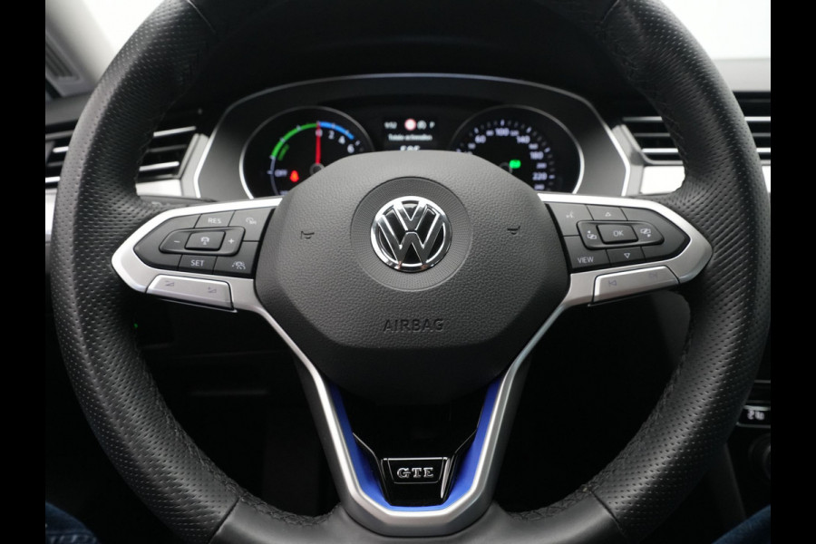 Volkswagen Passat Variant 1.4 TSI 218pk PHEV GTE Navigatie Camera Side Assist Stoelverwarming 112