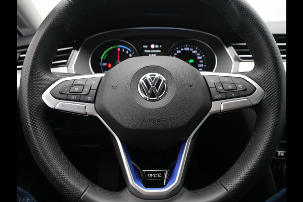 Volkswagen Passat Variant 1.4 TSI 218pk PHEV GTE Navigatie Camera Side Assist Stoelverwarming 112