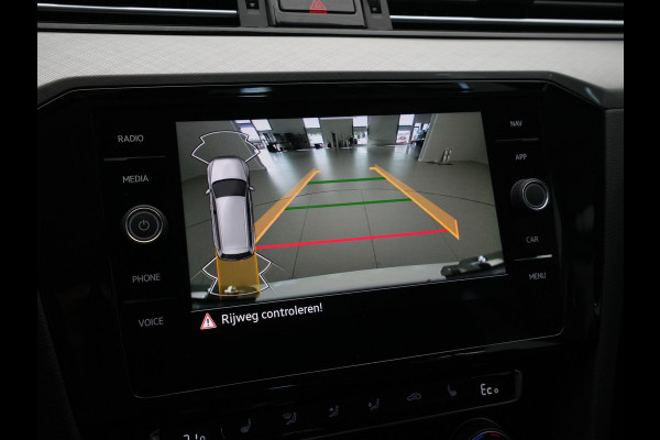 Volkswagen Passat Variant 1.4 TSI 218pk PHEV GTE Navigatie Camera Side Assist Stoelverwarming 112