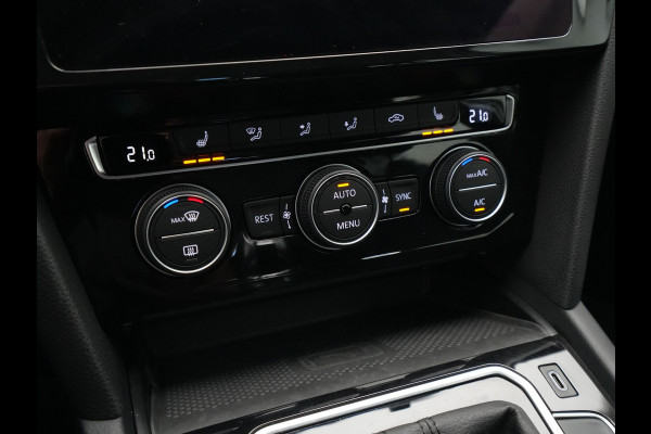 Volkswagen Passat Variant 1.4 TSI 218pk PHEV GTE Navigatie Camera Side Assist Stoelverwarming 112