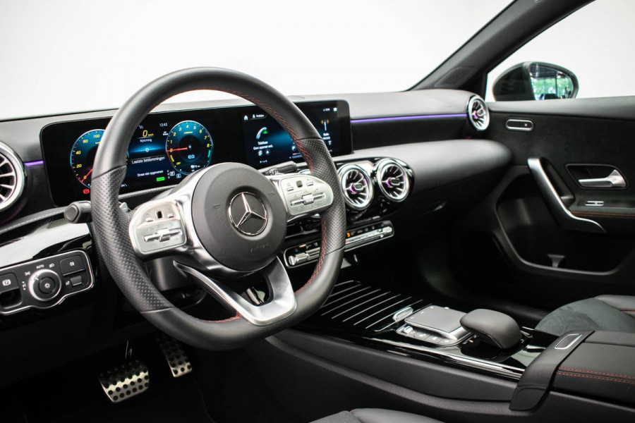 Mercedes-Benz A-Klasse 250 e AMG Line |Pano|Ambient|Camera