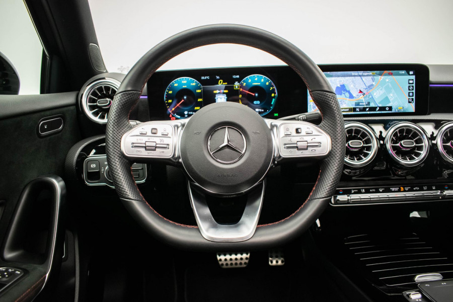 Mercedes-Benz A-Klasse 250 e AMG Line |Pano|Ambient|Camera