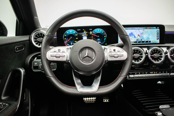 Mercedes-Benz A-Klasse 250 e AMG Line |Pano|Ambient|Camera
