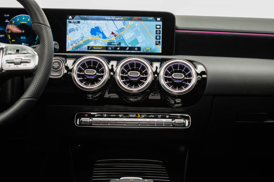 Mercedes-Benz A-Klasse 250 e AMG Line |Pano|Ambient|Camera