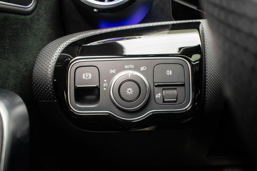 Mercedes-Benz A-Klasse 250 e AMG Line |Pano|Ambient|Camera