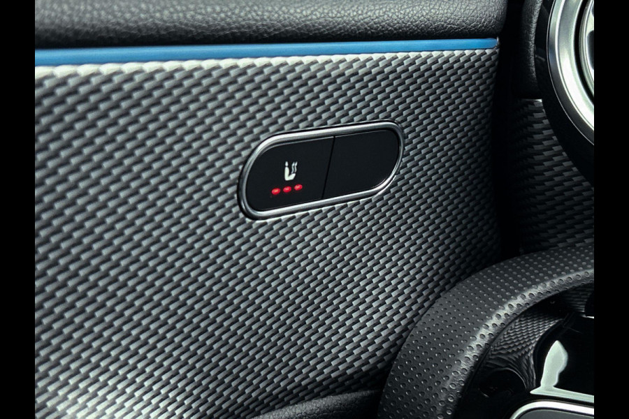 Mercedes-Benz A-Klasse 180 Business Solution Luxury(1e Eig, Dealer OndH, NL-auto, Sfeer-verlichting, Navi Groot, Leer, Camera, Etc