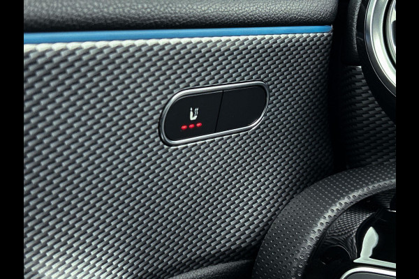 Mercedes-Benz A-Klasse 180 Business Solution Luxury(1e Eig, Dealer OndH, NL-auto, Sfeer-verlichting, Navi Groot, Leer, Camera, Etc