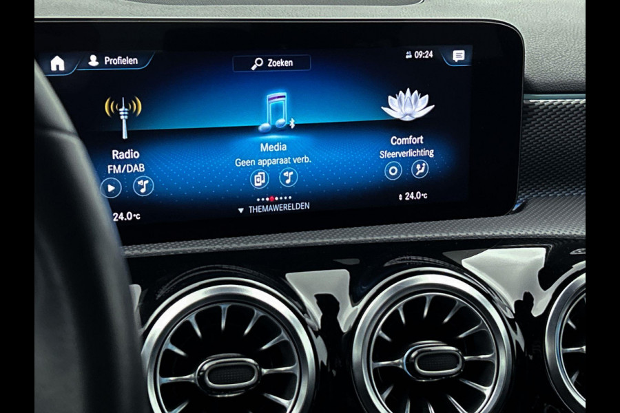 Mercedes-Benz A-Klasse 180 Business Solution Luxury(1e Eig, Dealer OndH, NL-auto, Sfeer-verlichting, Navi Groot, Leer, Camera, Etc
