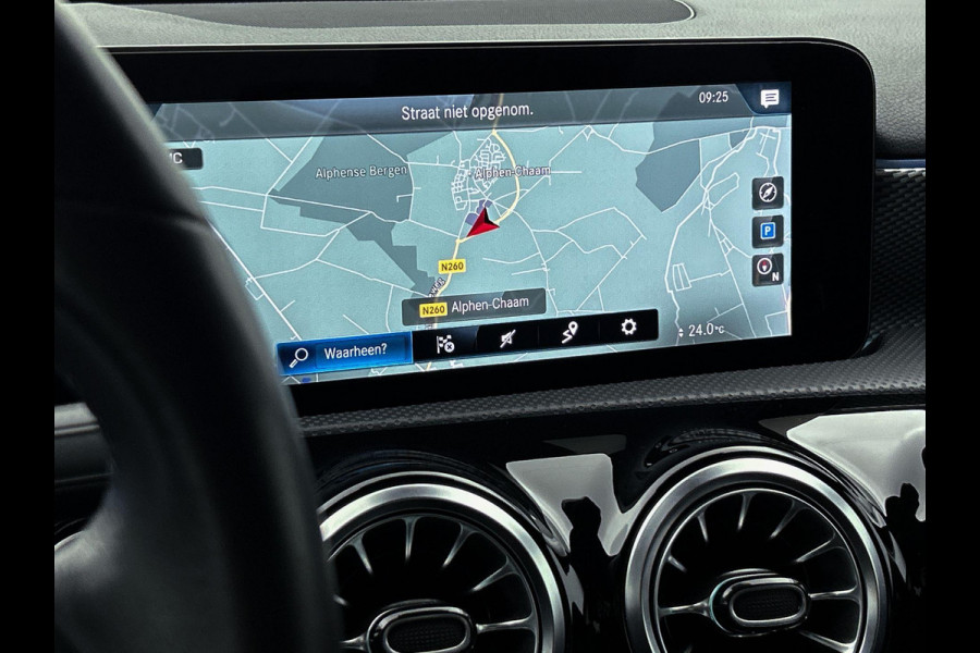Mercedes-Benz A-Klasse 180 Business Solution Luxury(1e Eig, Dealer OndH, NL-auto, Sfeer-verlichting, Navi Groot, Leer, Camera, Etc