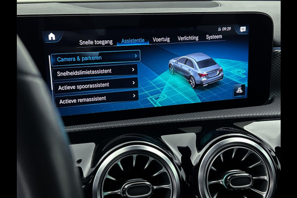 Mercedes-Benz A-Klasse 180 Business Solution Luxury(1e Eig, Dealer OndH, NL-auto, Sfeer-verlichting, Navi Groot, Leer, Camera, Etc