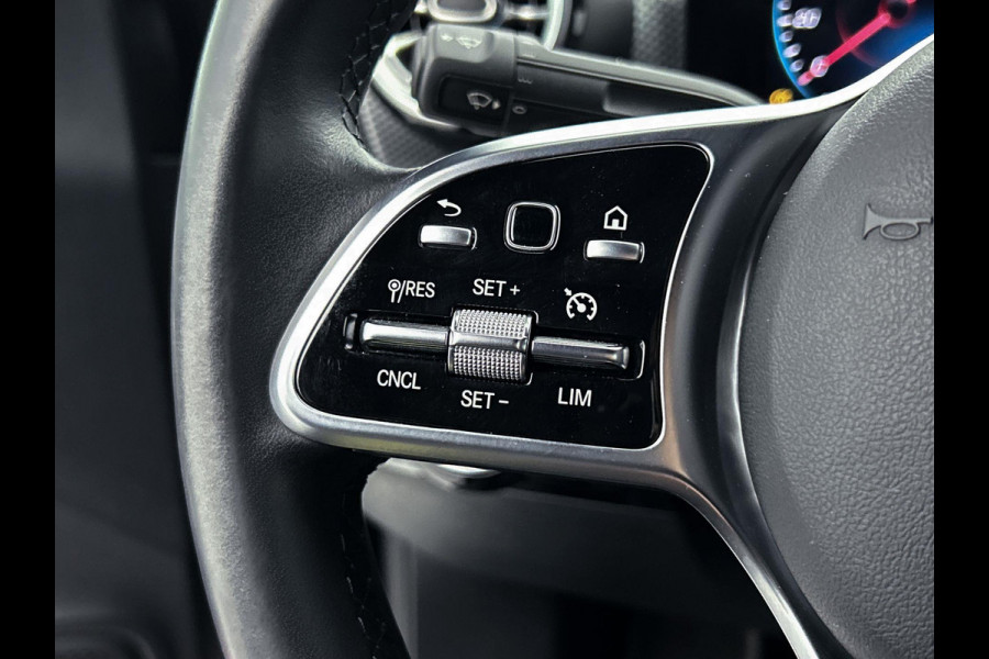 Mercedes-Benz A-Klasse 180 Business Solution Luxury(1e Eig, Dealer OndH, NL-auto, Sfeer-verlichting, Navi Groot, Leer, Camera, Etc