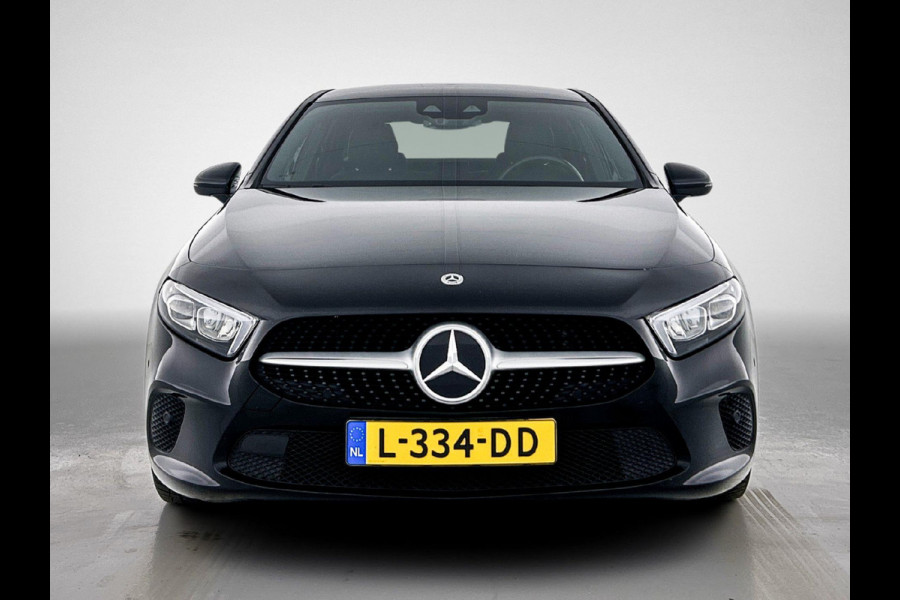 Mercedes-Benz A-Klasse 180 Business Solution Luxury(1e Eig, Dealer OndH, NL-auto, Sfeer-verlichting, Navi Groot, Leer, Camera, Etc