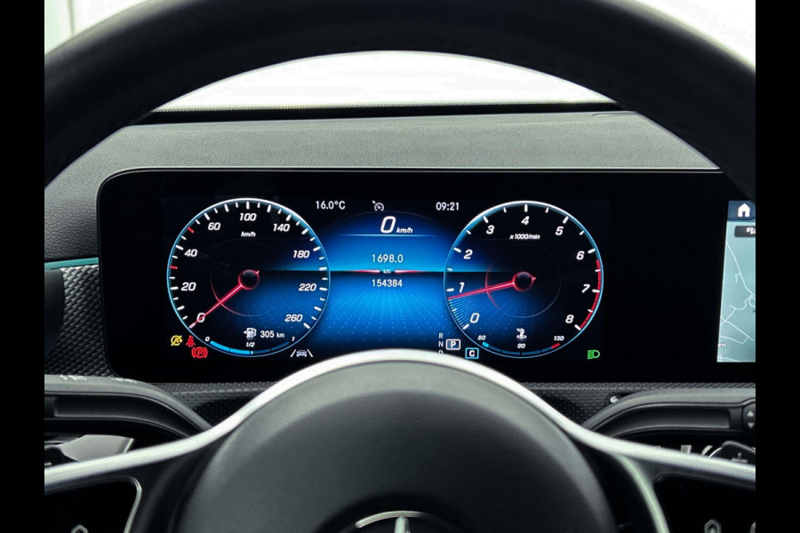 Mercedes-Benz A-Klasse 180 Business Solution Luxury(1e Eig, Dealer OndH, NL-auto, Sfeer-verlichting, Navi Groot, Leer, Camera, Etc