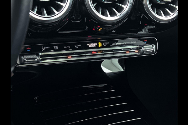 Mercedes-Benz A-Klasse 180 Business Solution Luxury(1e Eig, Dealer OndH, NL-auto, Sfeer-verlichting, Navi Groot, Leer, Camera, Etc