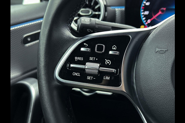 Mercedes-Benz A-Klasse 180 Business Solution Luxury(1e Eig, Dealer OndH, NL-auto, Sfeer-verlichting, Navi Groot, Leer, Camera, Etc