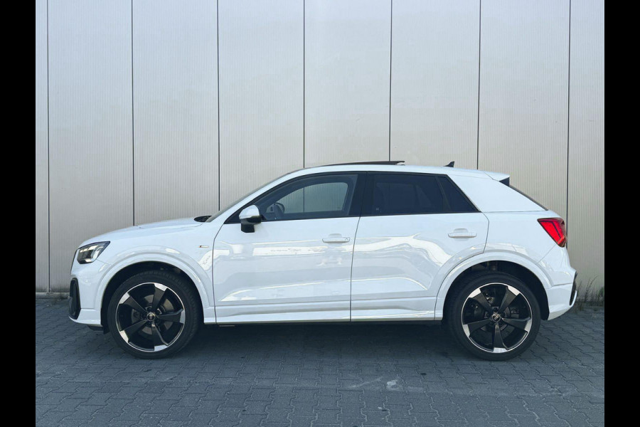 Audi Q2 35 TFSI S Line Automaat / Pano / LED / Keyless / Carplay / Camera