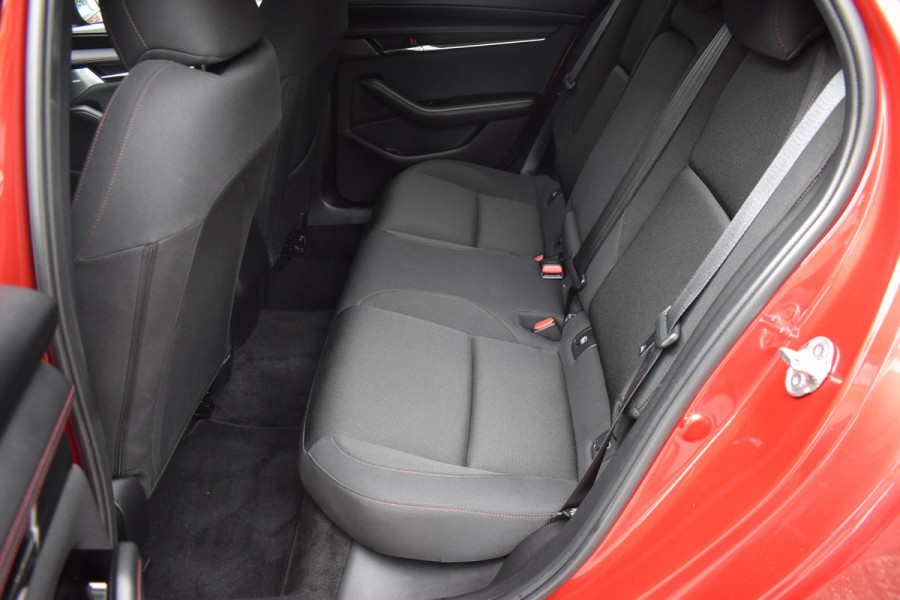 Mazda 3 2.0 e-SkyActiv-G M Hybrid 150 Sportive / Adaptive Cruise C. / Camera / Parkeerhulp / Apple Carplay / BOSE / Head up / Multimedia