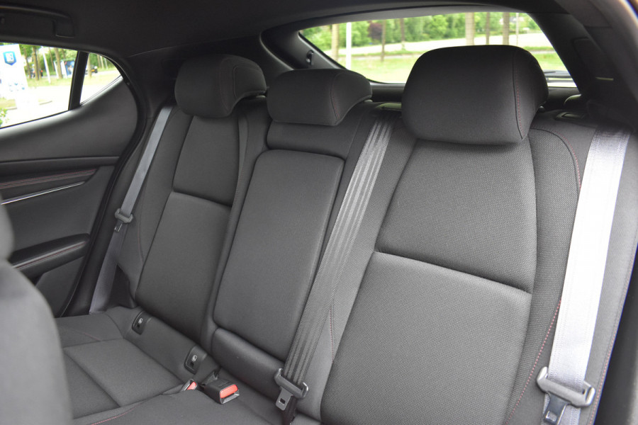 Mazda 3 2.0 e-SkyActiv-G M Hybrid 150 Sportive / Adaptive Cruise C. / Camera / Parkeerhulp / Apple Carplay / BOSE / Head up / Multimedia