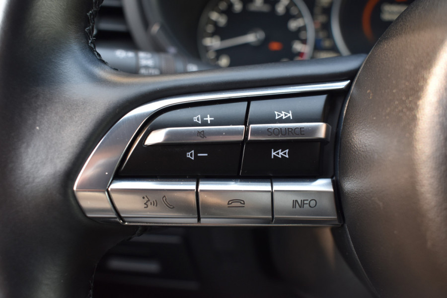 Mazda 3 2.0 e-SkyActiv-G M Hybrid 150 Sportive / Adaptive Cruise C. / Camera / Parkeerhulp / Apple Carplay / BOSE / Head up / Multimedia