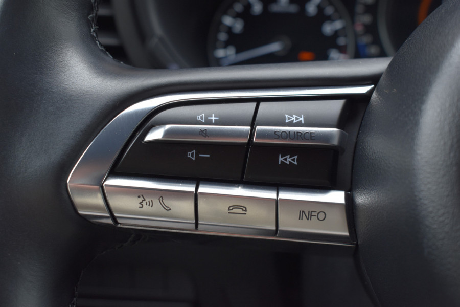 Mazda 3 2.0 e-SkyActiv-G M Hybrid 150 Sportive / Adaptive Cruise C. / Camera / Parkeerhulp / Apple Carplay / BOSE / Head up / Multimedia
