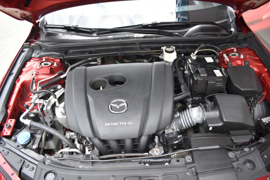 Mazda 3 2.0 e-SkyActiv-G M Hybrid 150 Sportive / Adaptive Cruise C. / Camera / Parkeerhulp / Apple Carplay / BOSE / Head up / Multimedia