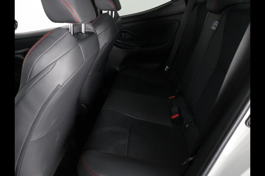 Toyota Yaris 1.5 Hybrid GR Sport | Navigatie | JBL-audio | 18 inch velgen |
