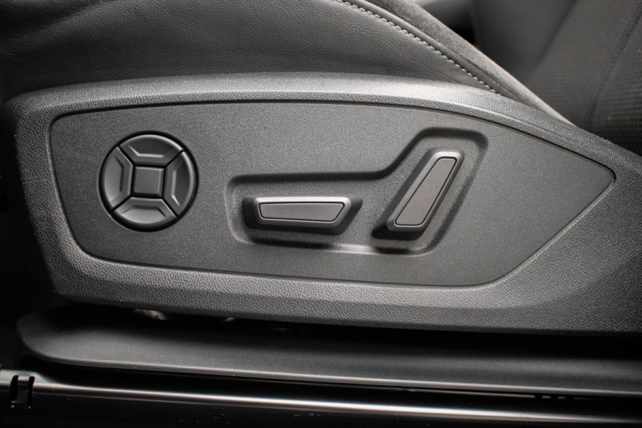 Audi Q3 Sportback 45 TFSI quattro S Edition |Pano|3xS-Line|Ambient|Elek.Stoelen|Dodehoek|