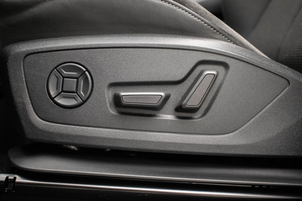 Audi Q3 Sportback 45 TFSI quattro S Edition |Pano|3xS-Line|Ambient|Elek.Stoelen|Dodehoek|