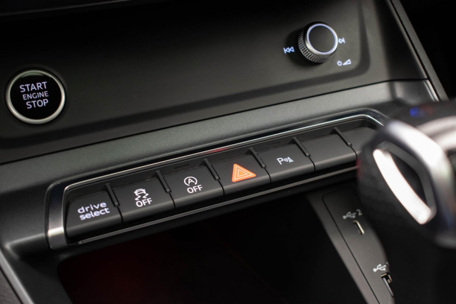 Audi Q3 Sportback 45 TFSI quattro S Edition |Pano|3xS-Line|Ambient|Elek.Stoelen|Dodehoek|