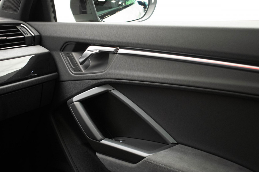 Audi Q3 Sportback 45 TFSI quattro S Edition |Pano|3xS-Line|Ambient|Elek.Stoelen|Dodehoek|
