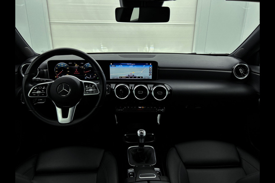 Mercedes-Benz A-Klasse 160 Advantage | Lichtmetalen velgen | Navigatie | Parking support | Inclusief 24 maanden MB Certified garantie voor Europa.