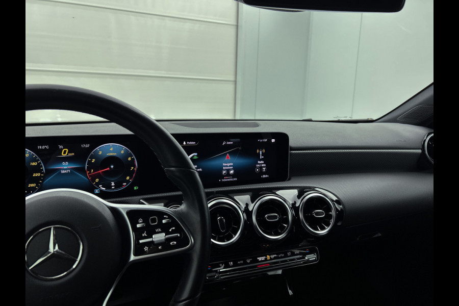 Mercedes-Benz A-Klasse 160 Advantage | Lichtmetalen velgen | Navigatie | Parking support | Inclusief 24 maanden MB Certified garantie voor Europa.