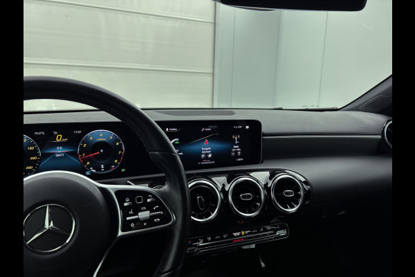 Mercedes-Benz A-Klasse 160 Advantage | Lichtmetalen velgen | Navigatie | Parking support | Inclusief 24 maanden MB Certified garantie voor Europa.