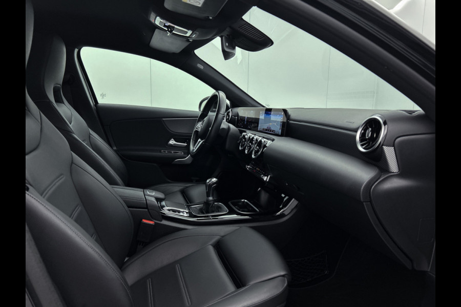 Mercedes-Benz A-Klasse 160 Advantage | Lichtmetalen velgen | Navigatie | Parking support | Inclusief 24 maanden MB Certified garantie voor Europa.