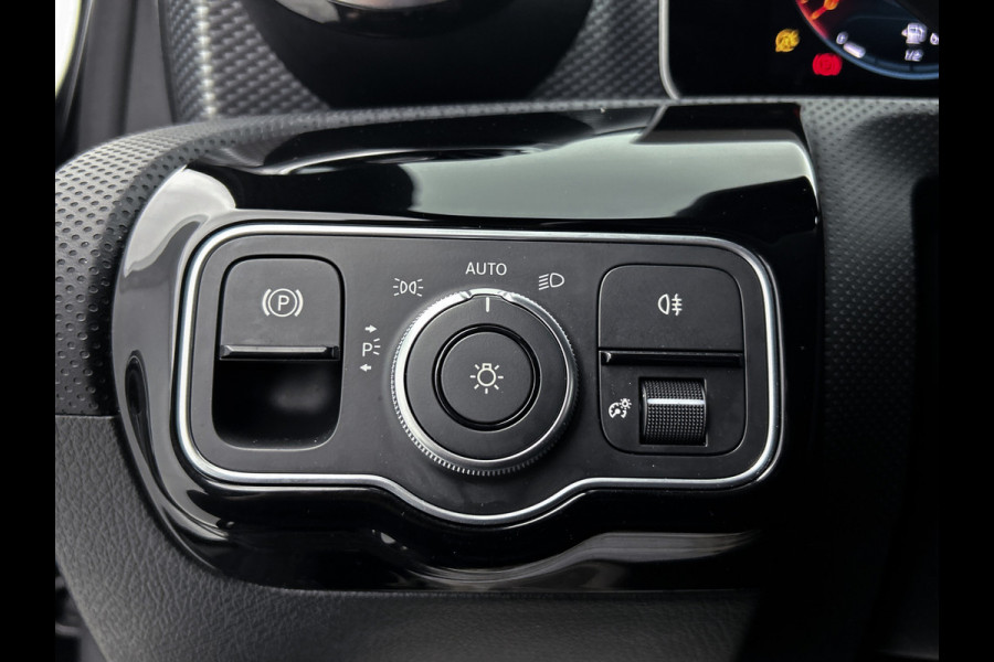 Mercedes-Benz A-Klasse 160 Advantage | Lichtmetalen velgen | Navigatie | Parking support | Inclusief 24 maanden MB Certified garantie voor Europa.