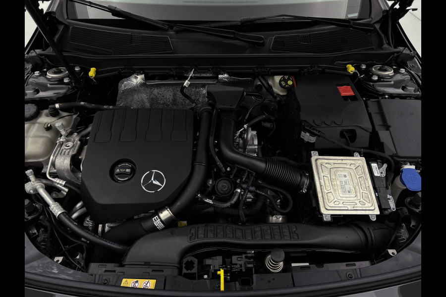 Mercedes-Benz A-Klasse 160 Advantage | Lichtmetalen velgen | Navigatie | Parking support | Inclusief 24 maanden MB Certified garantie voor Europa.