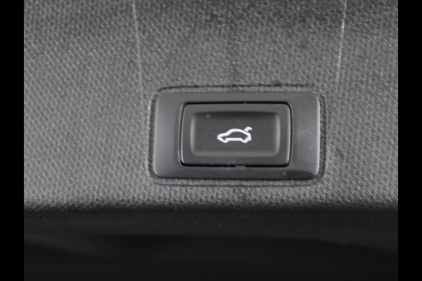 CUPRA Terramar 1.5 TSI e-Hybrid Business 204 pk Automaat (DSG) | Verlengde garantie | Elektr. voorstoelen | Elektr. trekhaak | Achteruitrijcamera | Stoelverwarming | Adaptive cruise control | Navi | 20 inch
