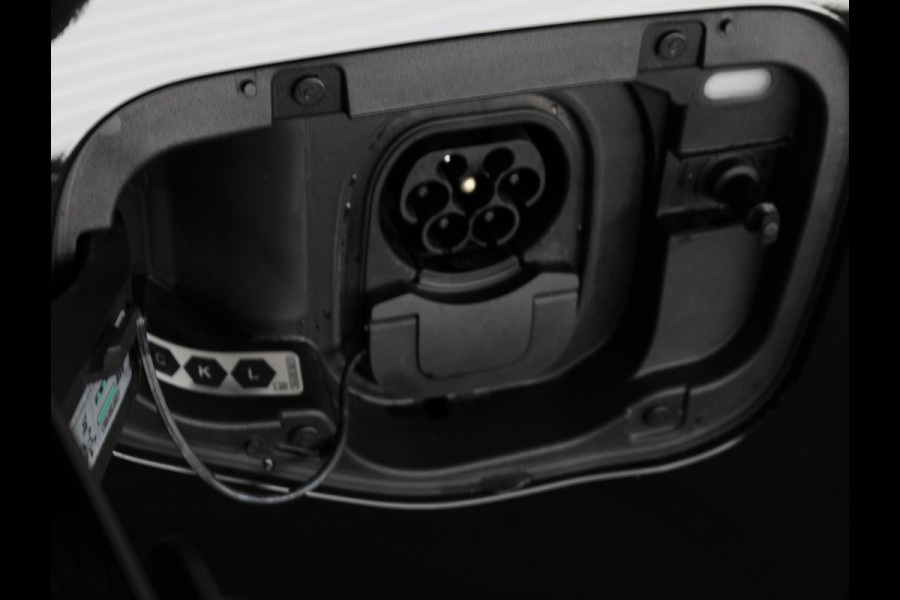 CUPRA Terramar 1.5 TSI e-Hybrid Business 204 pk Automaat (DSG) | Verlengde garantie | Elektr. voorstoelen | Elektr. trekhaak | Achteruitrijcamera | Stoelverwarming | Adaptive cruise control | Navi | 20 inch