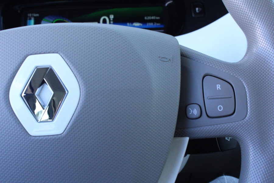 Renault ZOE R90 Life 41 kWh R-Link NAVI BT CLIMA LMV '17 huuraccu