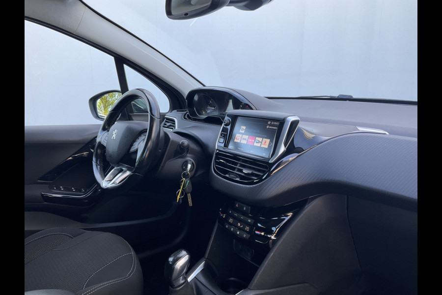 Peugeot 208 1.2 PureTech Blue Lease Executive Trekhaak Nav Pdc Carplay Voll.Onderhouden!