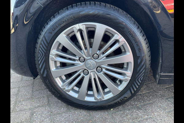 Peugeot 208 1.2 PureTech Blue Lease Executive Trekhaak Nav Pdc Carplay Voll.Onderhouden!