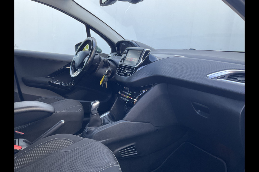 Peugeot 208 1.2 PureTech Blue Lease Executive Trekhaak Nav Pdc Carplay Voll.Onderhouden!